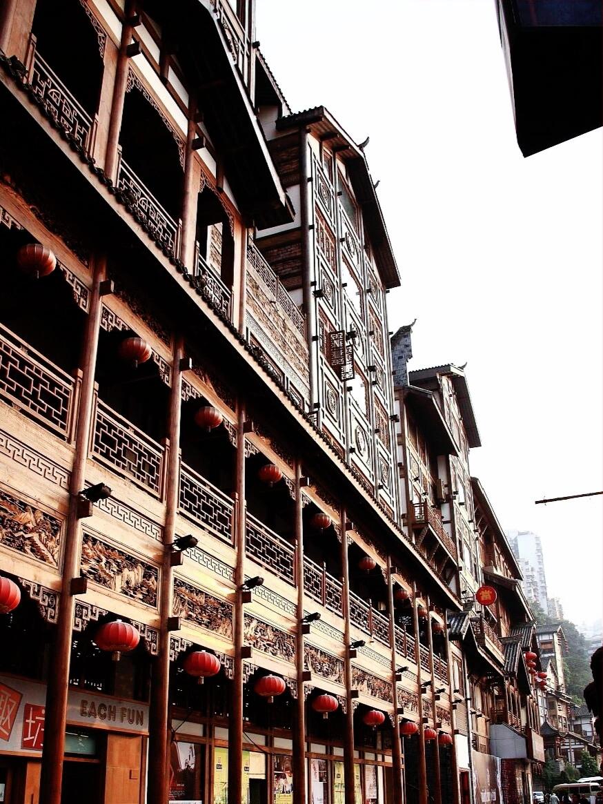 重庆洪崖洞必玩攻略！夜景美哭，打卡圣地全揭秘，错过等于白来！