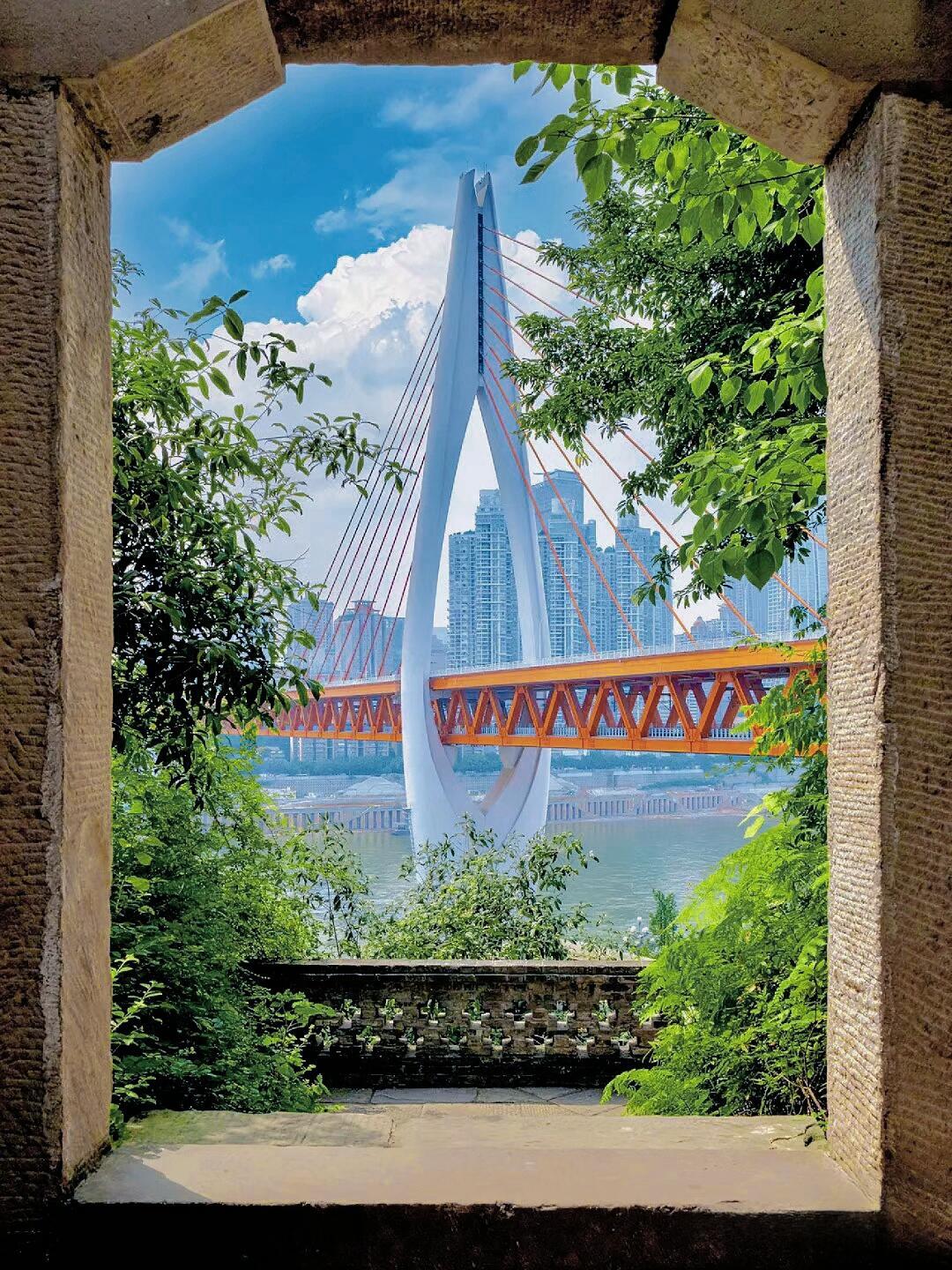 重庆10大必玩景点攻略：洪崖洞解放碑磁器口全打卡指南